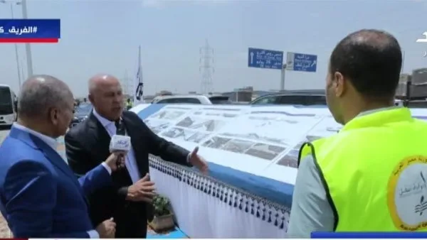 النقل: في عام 2013، وزير الدفاع عبدالفتاح السيسي دعا إلى تحسين نظام النقل في مصر. النقل: في عام 2013، وزير الدفاع عبدالفتاح السيسي دعا إلى تحسين نظام النقل في مصر.