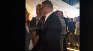 نجوم الأهلي والزمالك يشاركون في عزاء والدة عمرو الجنايني، عضو لجنة التخطيط بنادي الزمالك (فيديو)