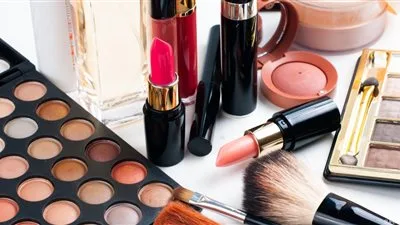 بلاغ من النائب العام ضد طبيبة تجميل بتهمة الاحتيال واستخدام منتجات مزيفة في منطقة الشيخ زايد