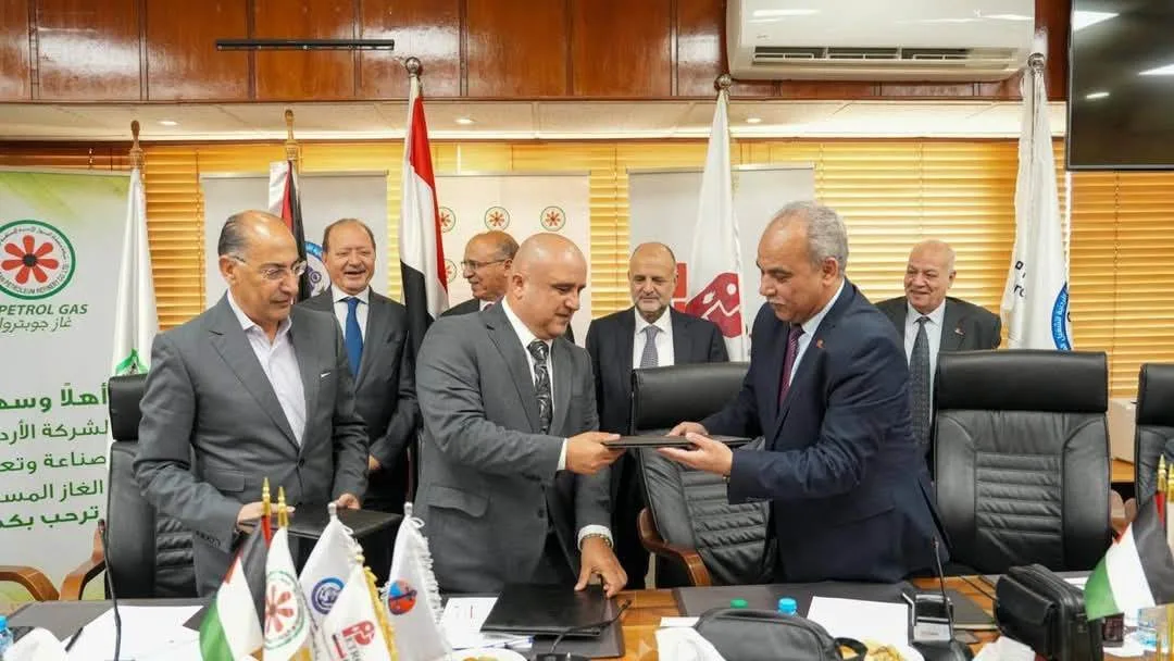 بتروجت وشركة أردنية يبرمان اتفاقًا لتنفيذ مشروع تخزين الغاز المسال في العقبة بقيمة 21.76 مليون دولار بتروجت وشركة أردنية يبرمان اتفاقًا لتنفيذ مشروع تخزين الغاز المسال في العقبة بقيمة 21.76 مليون دولار