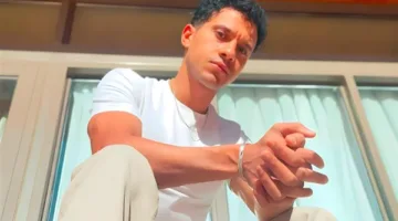البالطو الخاص بعصام عمر: السر وراء شهرته وما لا تعرفه عن نجوم السينما الجدد