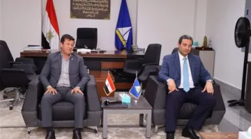 محافظ دمياط: توفير كشافات إنارة لمدينة رأس البر
