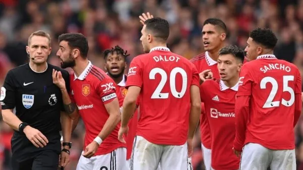ثلاثة أندية تتنافس على ضم لاعب يونايتد “المهمل” الذي يخطو نحو الدوري السعودي