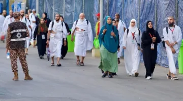 تحت إجراءات أمنية صارمة، حجاج بيت الله يصلون إلى مشعر منى