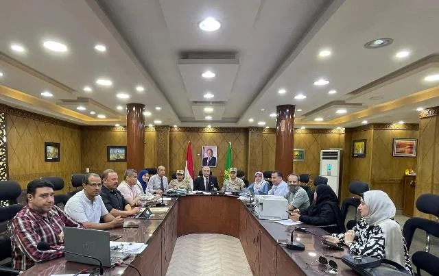 مدير تعليم القليوبية يراقب اختبارات الدبلومات الفنية
