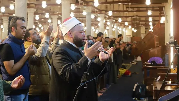 شكوى مؤثرة.. أول رد من يسرى عزام على قرار نقله إلى أسوان بسبب أداء فريضة الحج