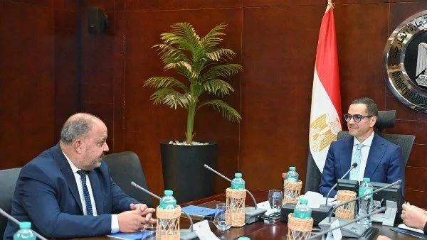 وزير الاستثمار يناقش مع ممثلي قطاع القطن تعزيز الزراعة والتصدير