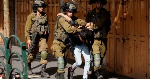 10,400 أسير فلسطيني محتجزون في سجون الاحتلال الإسرائيلي 10,400 أسير فلسطيني محتجزون في سجون الاحتلال الإسرائيلي