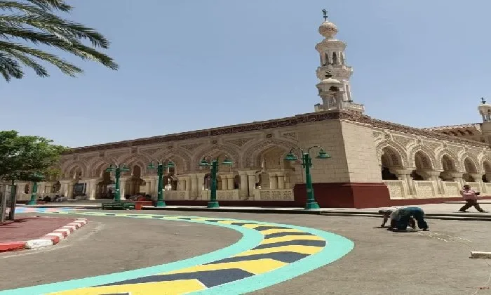 مدير قنا يستعد لتحضير ساحة مسجد سيدي عبد الرحيم القنائي للاحتفال بعيد الأضحى مدير قنا يستعد لتحضير ساحة مسجد سيدي عبد الرحيم القنائي للاحتفال بعيد الأضحى
