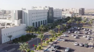 نجاح فريق تخصصي في تبوك في إزالة ورم كبير من الغدة الدرقية لامرأة في السبعين من عمرها