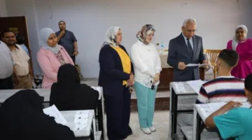 رئيس جامعة المنيا يزور لجان الامتحانات: حظر الهواتف وعدم السماح بالغش