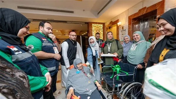 من المستشفى إلى الأماكن المقدسة: كسر مفصلها وقيام بعثة الحج السياحي بمساعدتها في الوصول إلى عرفات من المستشفى إلى الأماكن المقدسة: كسر مفصلها وقيام بعثة الحج السياحي بمساعدتها في الوصول إلى عرفات