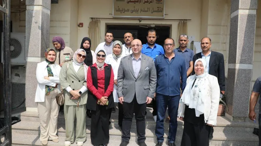 محافظ بني سويف يزور المركز الإقليمي لنقل الدم لمتابعة سير العمل. محافظ بني سويف يزور المركز الإقليمي لنقل الدم لمتابعة سير العمل.