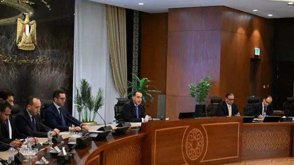 مدبولي لصدى البلد: التجربة أثبتت أن القطاع الخاص يتمتع بكفاءة أعلى في إدارة وتشغيل العمليات.