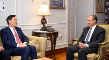 وزير الخارجية يجتمع بالمبعوث الخاص للحكومة الصينية للشرق الأوسط