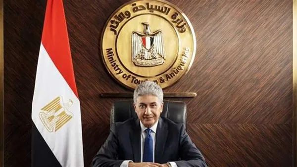 وزير الآثار يستمر في متابعة الاستعدادات النهائية لنقل الحجاج السياحيين إلى عرفات. وزير الآثار يستمر في متابعة الاستعدادات النهائية لنقل الحجاج السياحيين إلى عرفات.