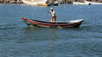 حظر الصيد يهدد مصدر رزق صيادي البحر الأحمر وخليج السويس