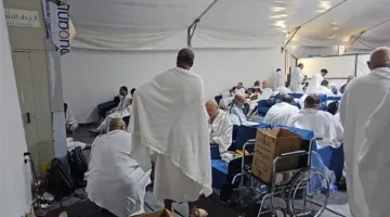 وصول أولى مجموعات الحجاج السياحيين إلى عرفات لأداء الركن الأساسي من الحج