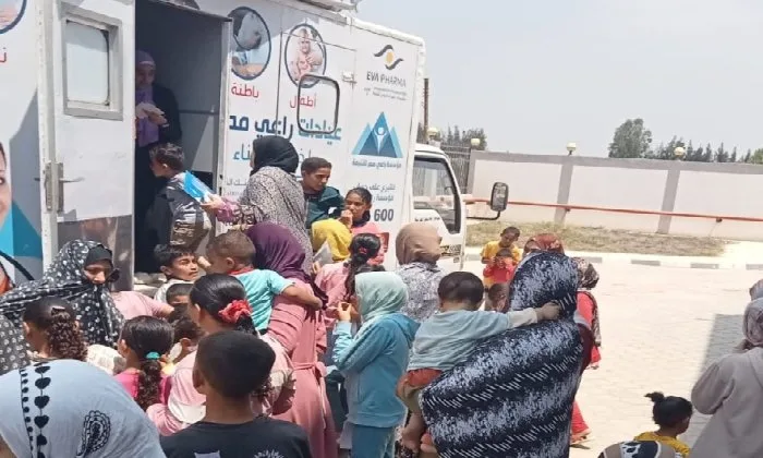 إجراء فحوصات لأكثر من 490 شخصاً وتوزيع 110 نظارات طبية في قافلة مجانية بالبحيرة