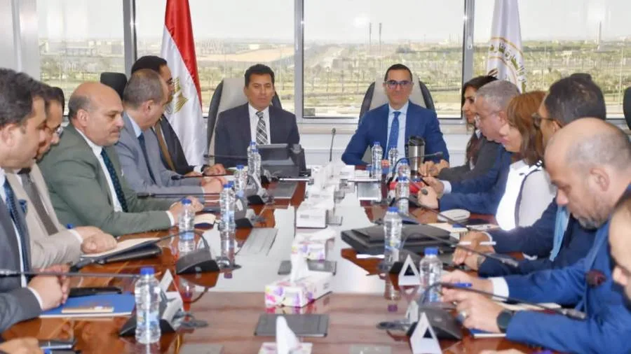 حسن الخطيب: الرياضة في مصر تتمتع ببنية تحتية متقدمة واهتمام متزايد من الحكومة والقطاع الخاص حسن الخطيب: الرياضة في مصر تتمتع ببنية تحتية متقدمة واهتمام متزايد من الحكومة والقطاع الخاص