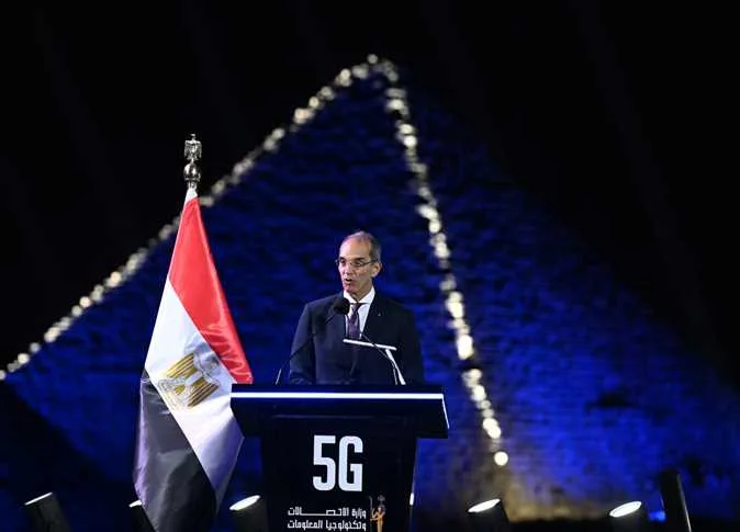 وزير الاتصالات: شبكة الجيل الخامس تمثل تقدمًا كبيرًا يفتح آفاقًا جديدة في مجالات متعددة وزير الاتصالات: شبكة الجيل الخامس تمثل تقدمًا كبيرًا يفتح آفاقًا جديدة في مجالات متعددة