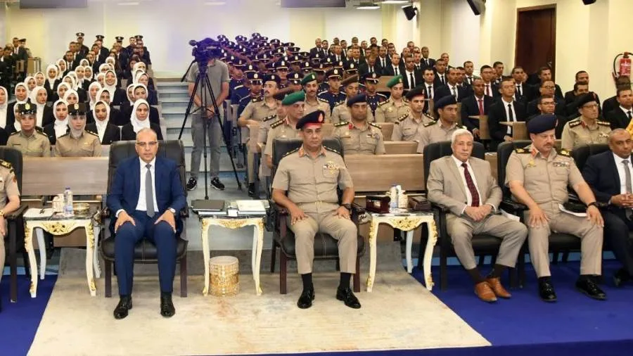 الأكاديمية العسكرية المصرية تُنظم احتفالاً بمناسبة تخرج دفعتين من مهندسي وزارة الموارد المائية
