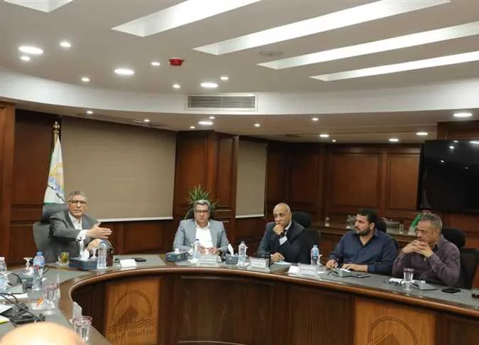 محافظ الجيزة ينبه من خطورة البناء غير القانوني خلال فترة العيد