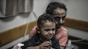 في اليوم العالمي للضحايا تحت العدوان… أطفال غزة يعانون من نقص العلاج والغذاء