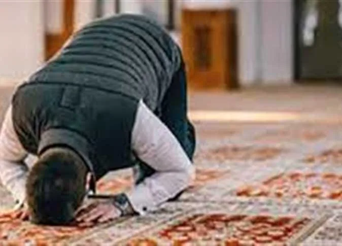 الإفتاء توضح: هل تُلغى صلاة الجمعة إذا صادفت يوم العيد؟