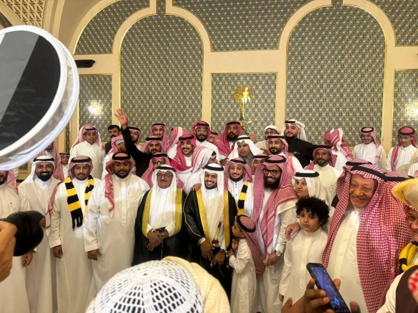 أسرتا أخضر وبهكلي تحتفلان بزفاف فهد إلى عروسه. أسرتا أخضر وبهكلي تحتفلان بزفاف فهد إلى عروسه.