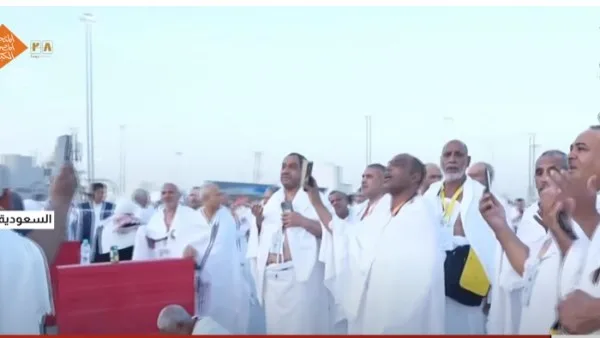 قوافل الحجاج تتجه نحو الأماكن المقدسة من جميع أنحاء العالم قوافل الحجاج تتجه نحو الأماكن المقدسة من جميع أنحاء العالم