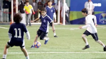 تحضير 4 ملاعب عشبية صناعية في كل إدارة تعليمية لتنفيذ بطولة المدارس.