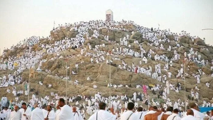 الحدث الأكبر… حجاج بيت الله يتجهون إلى عرفات (بث حي) الحدث الأكبر… حجاج بيت الله يتجهون إلى عرفات (بث حي)