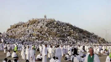 رئيس البعثة: توفير جميع التسهيلات والخدمات لحجاج القرعة في عرفات
