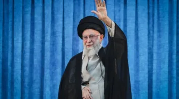 رسالة إلى حجاج بيت الله: خامنئي ينتقد أمريكا ويدعو لاستغلال دروس الحج لإنهاء معاناة غزة وقطع سبل الدعم لإسرائيل