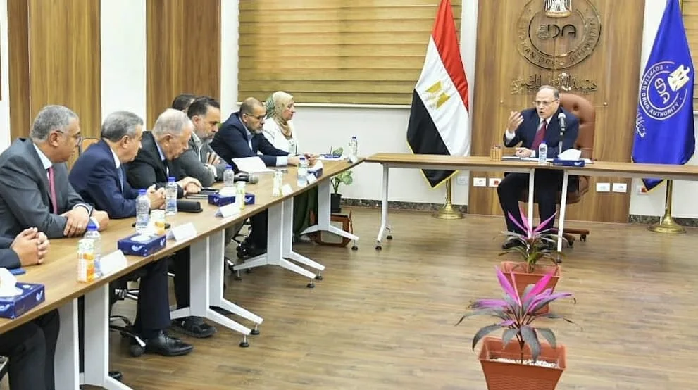 رئيس هيئة الدواء المصرية يلتقي بمندوبي شركات توزيع الأدوية
