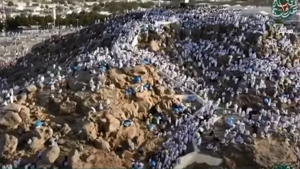 الشيخ رمضان عبد المعز يتوجه بدعاء على الهواء: “اللهم لا ترجعنا خائبين، ولا خاب من أنت وليه” الشيخ رمضان عبد المعز يتوجه بدعاء على الهواء: “اللهم لا ترجعنا خائبين، ولا خاب من أنت وليه”