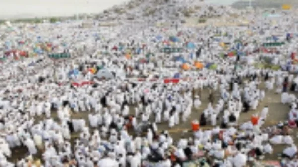 السعودية تكشف عن تسجيل حالات إصابة بالإجهاد الحراري بين الحجاج في عرفات. السعودية تكشف عن تسجيل حالات إصابة بالإجهاد الحراري بين الحجاج في عرفات.