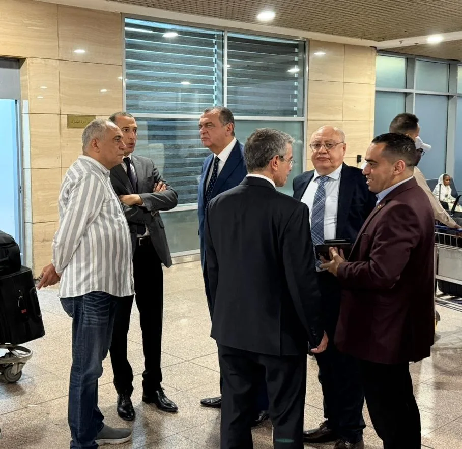 الجمارك: تعزيز الكوادر الإنسانية في مطار القاهرة لتسهيل التسجيل الإلكتروني للهواتف المحمولة الجمارك: تعزيز الكوادر الإنسانية في مطار القاهرة لتسهيل التسجيل الإلكتروني للهواتف المحمولة