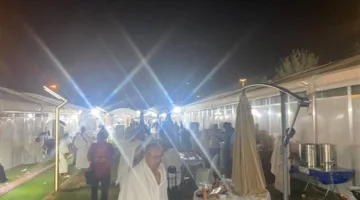 في أجواء دينية مع جلسات ذكر ودعاء.. الحجاج يحتفلون بيوم عرفة والسياحة تعلن نجاح الحج.