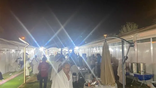 في أجواء دينية مع جلسات ذكر ودعاء.. الحجاج يحتفلون بيوم عرفة والسياحة تعلن نجاح الحج.
