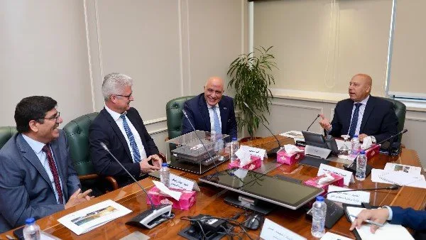 تعاون مصري ألماني لإنشاء أول مجمع مخصص لإنتاج مستلزمات البنية التحتية الثقيلة تعاون مصري ألماني لإنشاء أول مجمع مخصص لإنتاج مستلزمات البنية التحتية الثقيلة