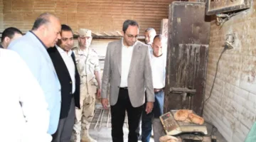 محافظ قنا يقوم بجولة تفقدية على المخابز ومنافذ بيع اللحوم ويزور مستشفى الحميات في نجع حمادي بشكل مفاجئ.