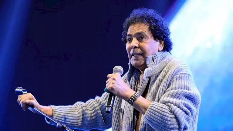 محمد منير يجهز لإطلاق أولى أغانيه مع شركة روتانا محمد منير يجهز لإطلاق أولى أغانيه مع شركة روتانا