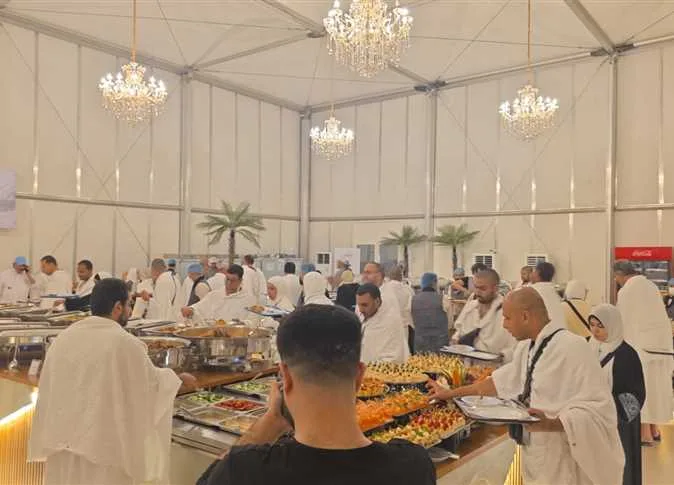 الغرف السياحية تبرز التزام المطوفين والشركات الميدانية بتقديم جميع الخدمات للحجاج الغرف السياحية تبرز التزام المطوفين والشركات الميدانية بتقديم جميع الخدمات للحجاج