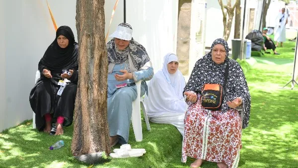 الركن الأساسي | حجاج الجمعيات الأهلية يستعدون للانطلاق إلى مزدلفة عند غروب الشمس الركن الأساسي | حجاج الجمعيات الأهلية يستعدون للانطلاق إلى مزدلفة عند غروب الشمس
