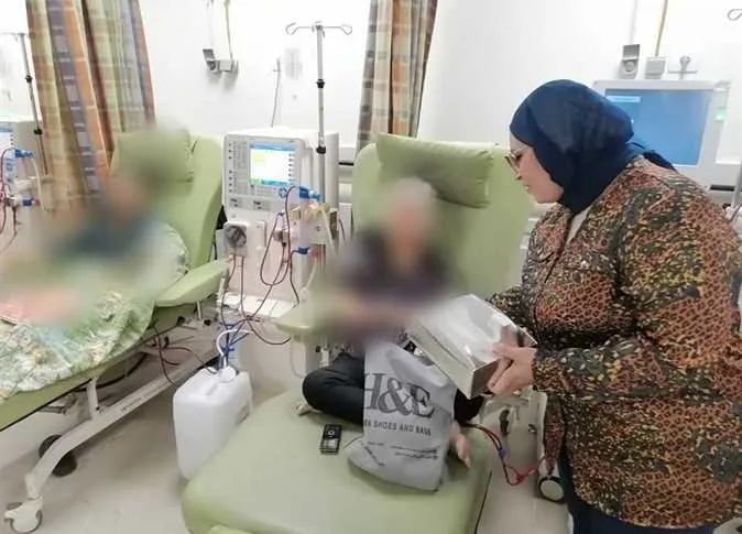 احتفالاً بالعيد.. “صحة المنيا” تقدم الحلويات للمرضى والفرق الطبية احتفالاً بالعيد.. “صحة المنيا” تقدم الحلويات للمرضى والفرق الطبية