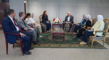 رئيس جامعة عين شمس يستضيف مدير الهيئة الألمانية للتبادل العلمي لتعزيز الشراكة.