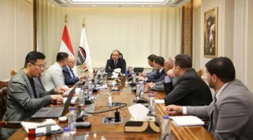 وزير قطاع الأعمال: استعداد تام للتعاون مع القطاع الخاص لتطوير صناعة الغزل والنسيج محليًا