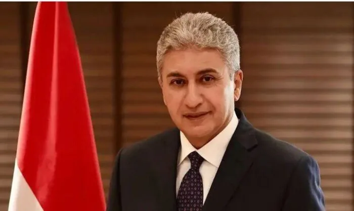 وزير السياحة يزور مخيمات الحجاج في عرفة ويثني على جهود البعثة في التعامل مع درجات الحرارة العالية